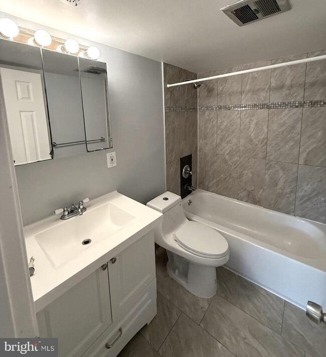 Building Photo - 5602 Bismach Dr