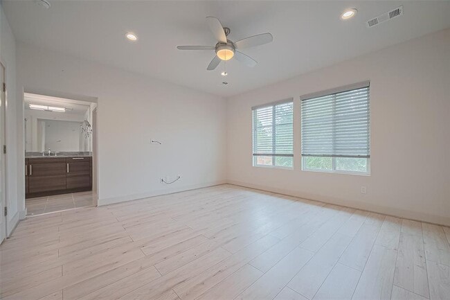 Building Photo - 11603 Royal Ivory Crossing