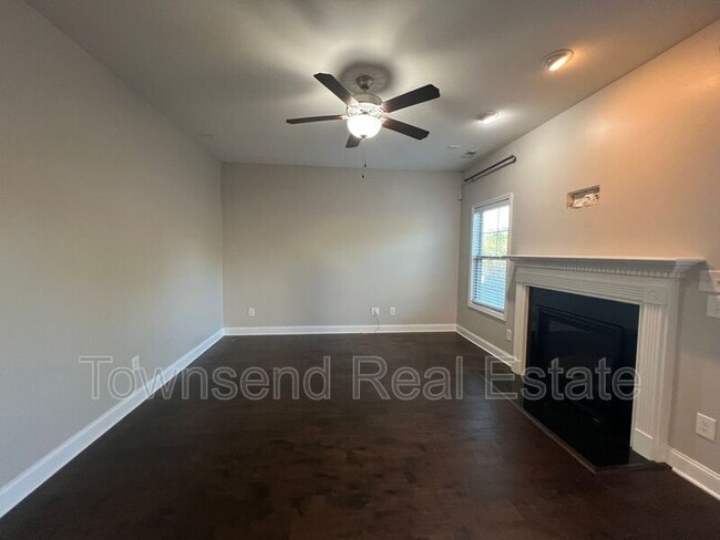 Building Photo - 3233 Northgate Dr