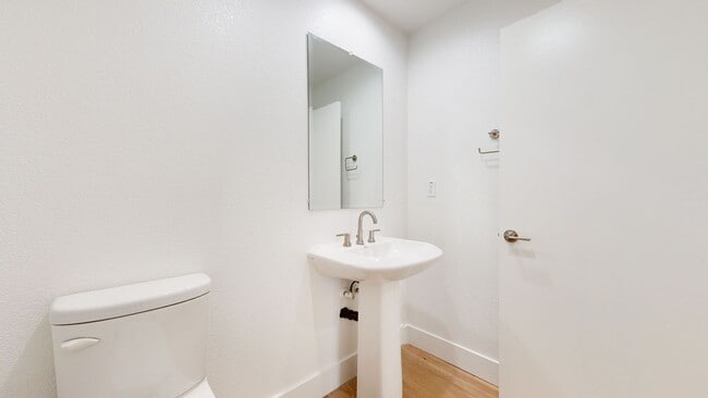 Building Photo - Beautiful Walnut Creek Townhome!