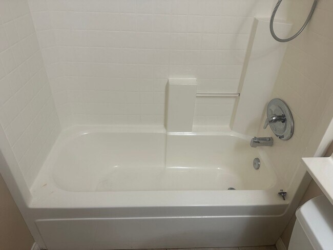 Building Photo - NW!! Single Story Home!! No Carpet!! Pot S...