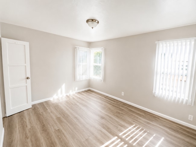 Building Photo - Completely remodeled 3bd 2ba. home in Pacific Beach ! Must see!