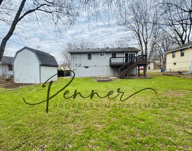 Building Photo - 302 SE Brentwood Dr