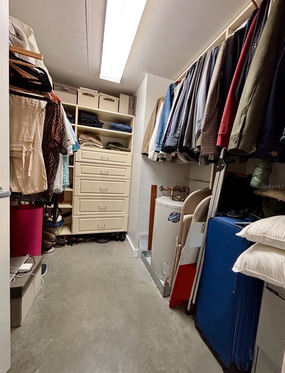 Building Photo - 1212 E Whiting St