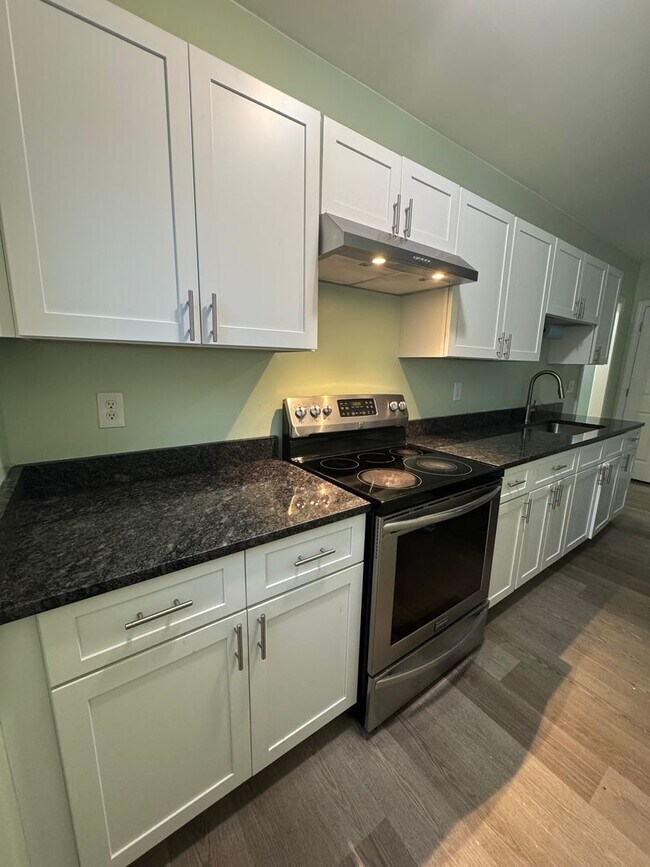 Building Photo - Kenyon Street