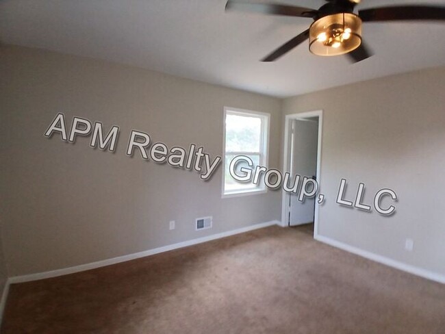 Building Photo - Newly Remodeled Home in Southeast Columbia