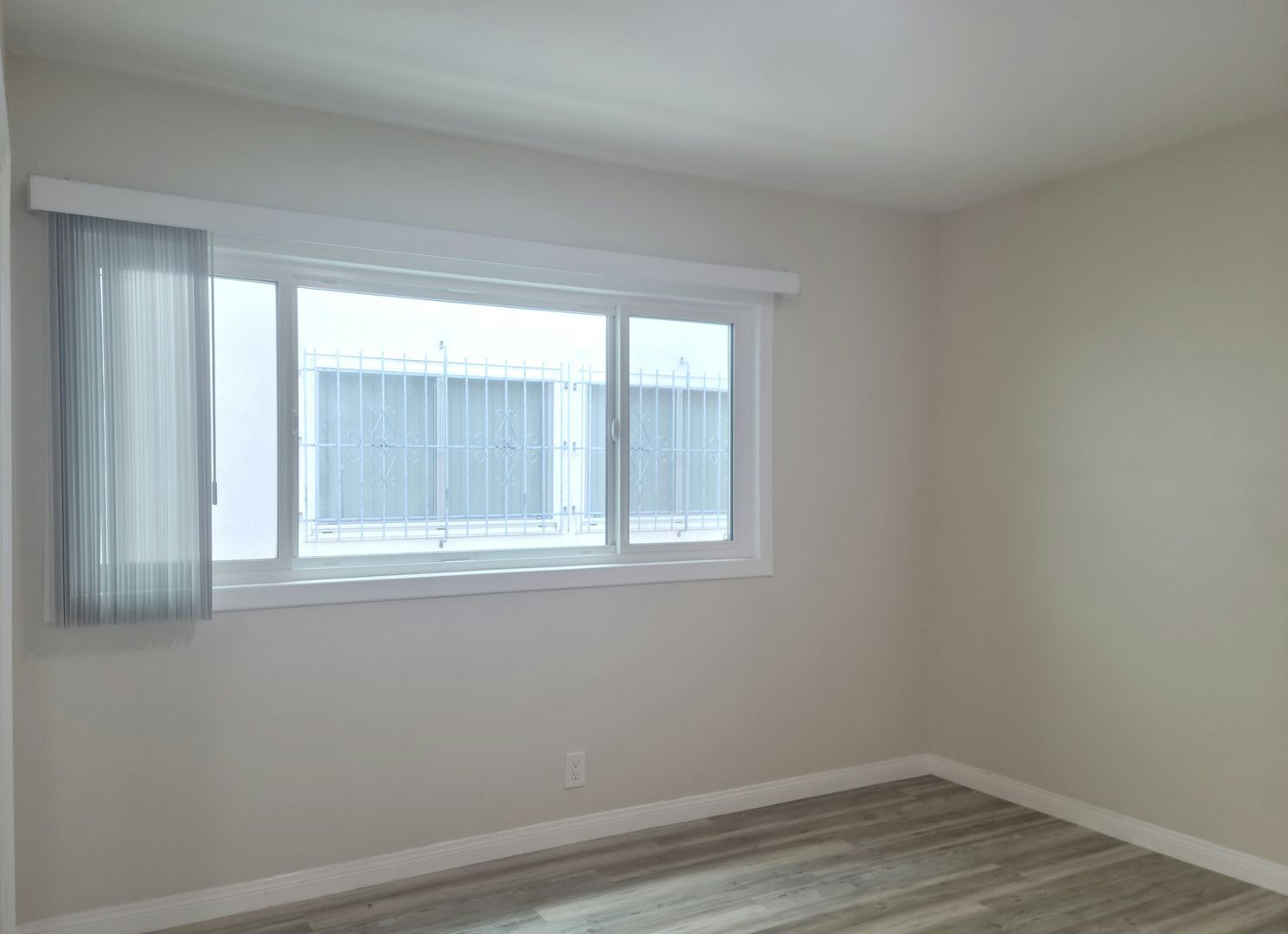 Building Photo - 619 S Grevillea Ave