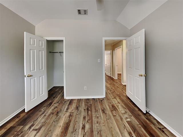 Building Photo - 2209 Chapman Dr