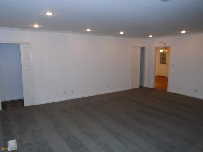 Building Photo - 1365 Scott Blvd