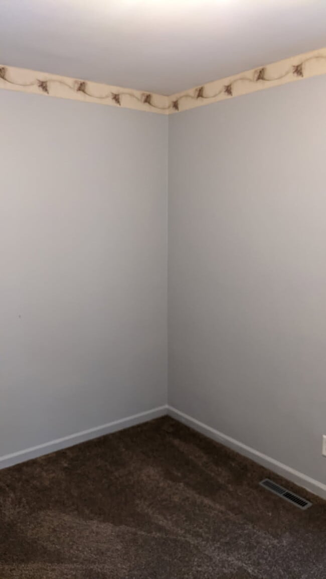 Building Photo - 578 Budlong St