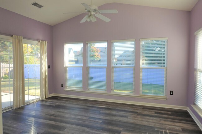 Building Photo - 233 Highgate Cir