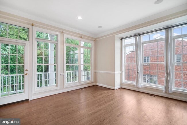 Building Photo - 508 S Fayette St