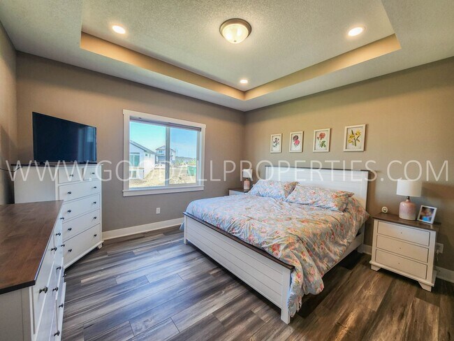 Building Photo - Price Reduced!!!! 4 bedroom 3 bathroom Ran...