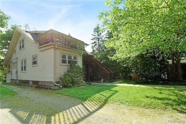 Building Photo - 15119 Northville Rd