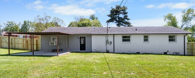 Building Photo - 3 Bedroom Pet Friendly Home For Rent!