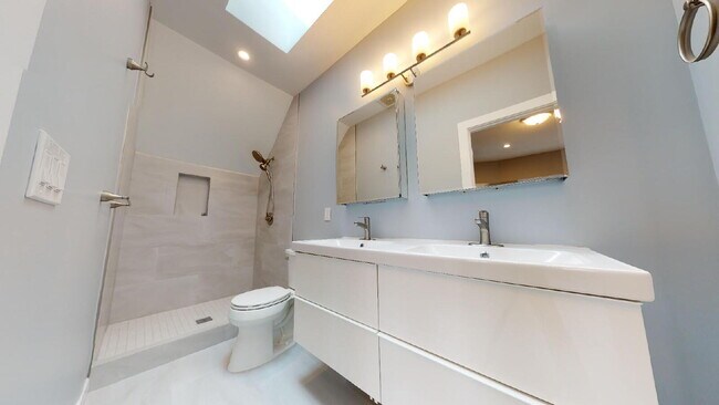 Building Photo - "Lake Street Victorian w/ Classic Charm & Modern Updates 3-Bed 2.5 Baths in one of SF's highly so...