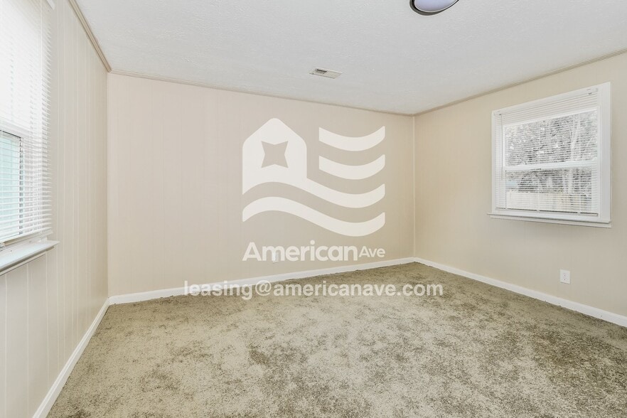 Building Photo - 3814 Franklin St