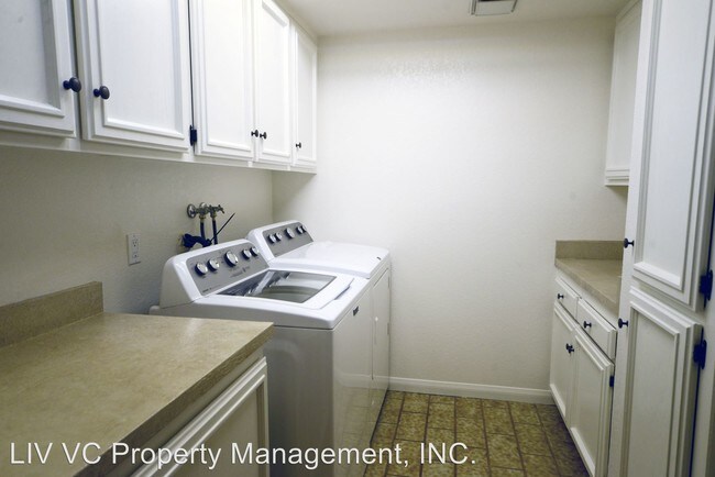 Building Photo - 4 br, 2.5 bath House - 811 Canada St
