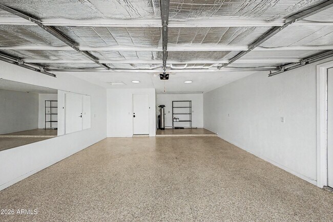 Building Photo - 4101 E Calavar Rd