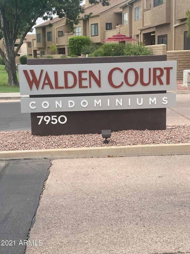 Building Photo - **MOVE IN SPECIAL***HALF OFF FIRST MONTHS RENT. UPSTAIRS 2 BEDROOM CONDO OVERLOOKING GREENBELT