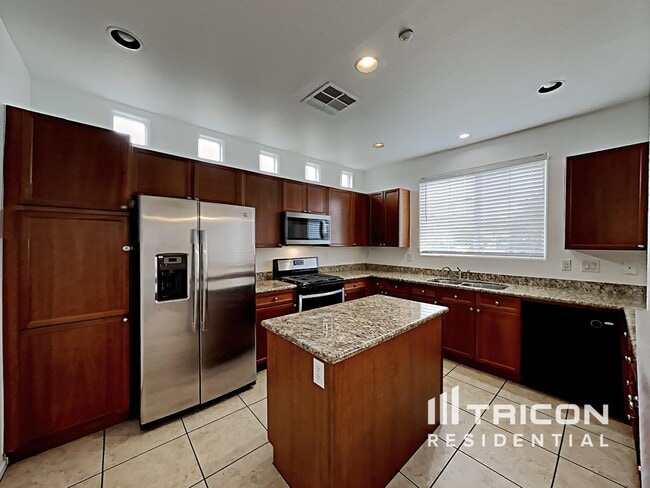Building Photo - 7608 Symmetry Ct