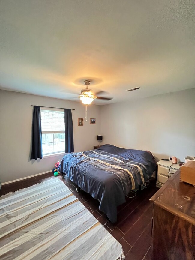 Building Photo - Superb 3 bedroom 2.5 bath home in Springda...
