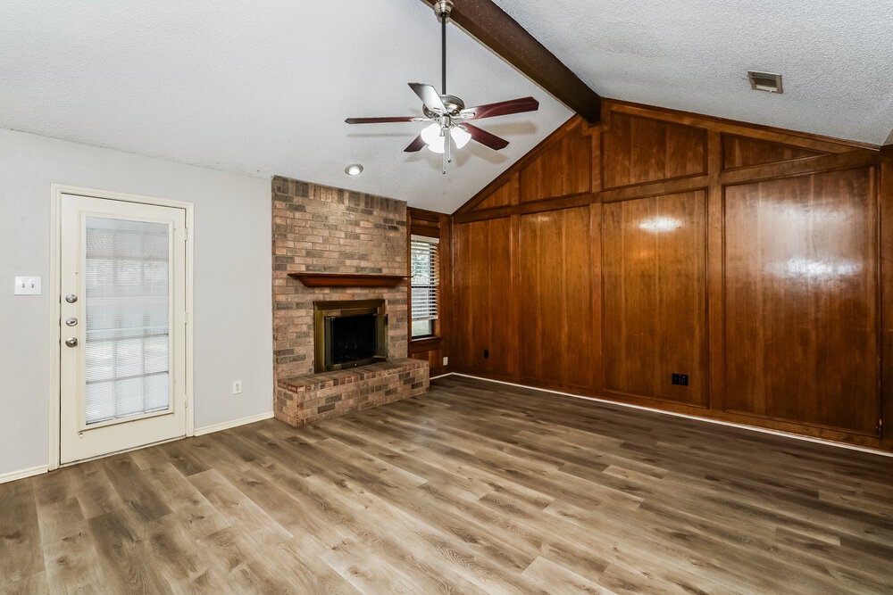 Building Photo - 709 Daniels Dr
