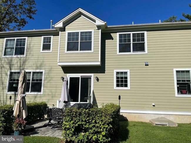 Building Photo - 259 Mt Lucas Rd