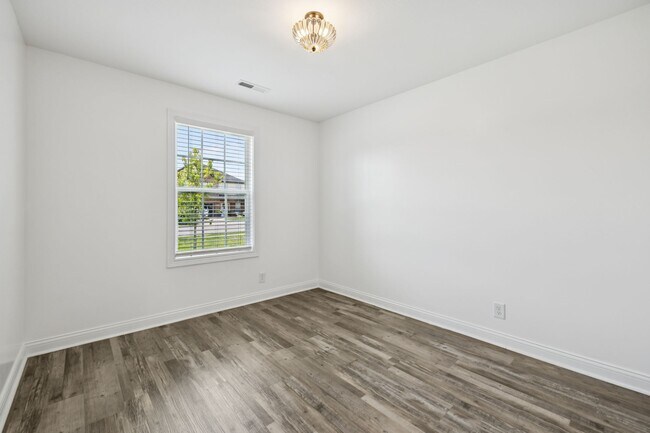 Building Photo - 219 Dugger Dr