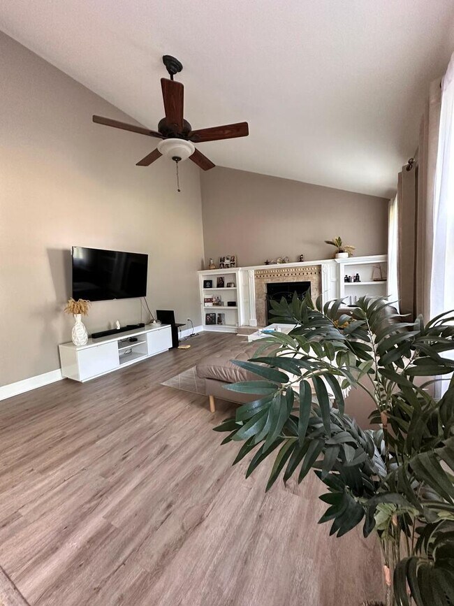 Building Photo - 1810 Maserati Dr