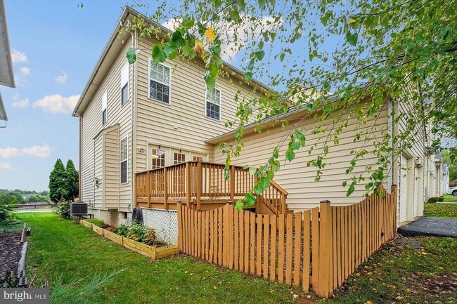 Building Photo - 9305 Sumner Lake Blvd