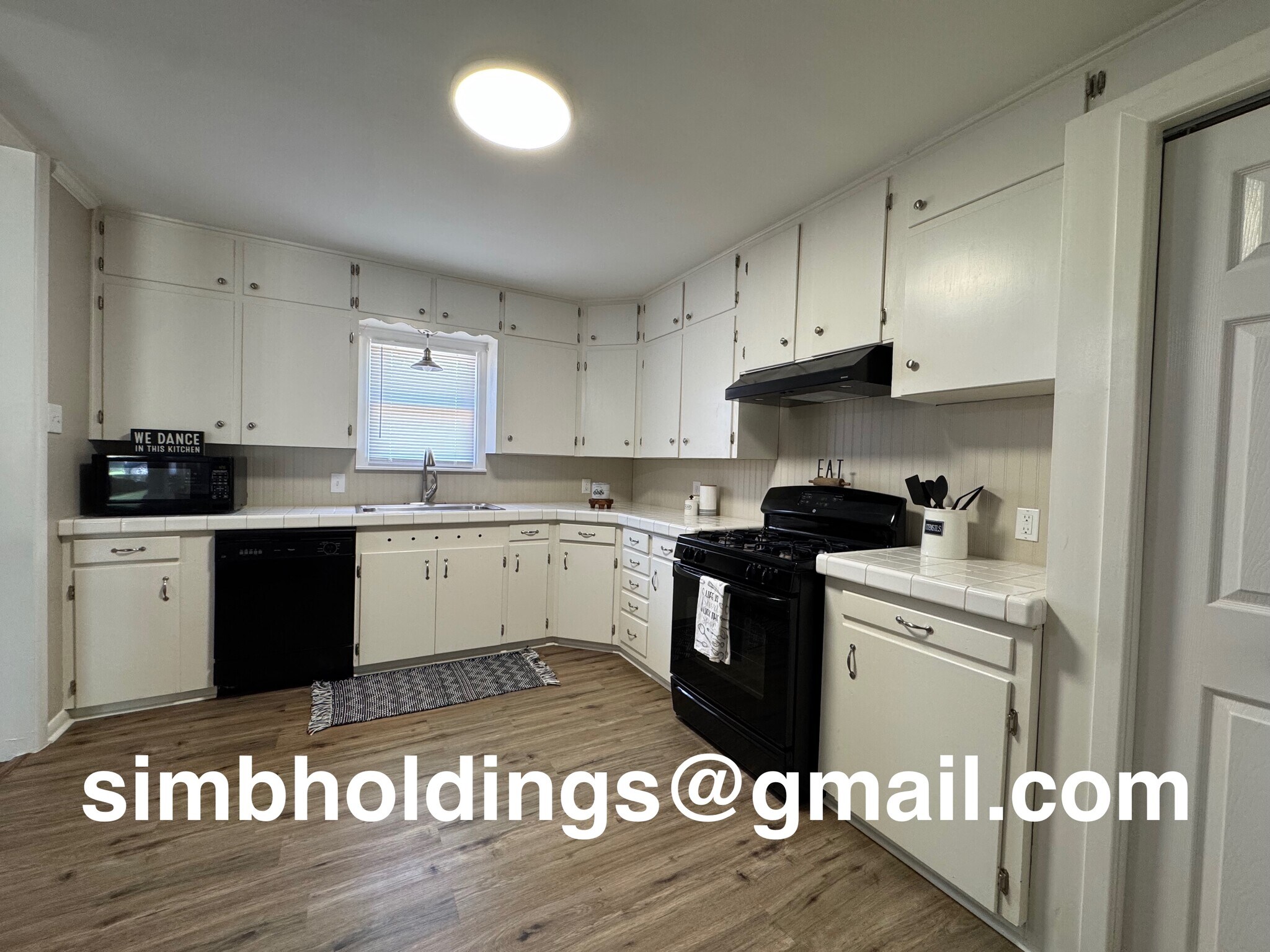 Building Photo - 337 River Oaks St