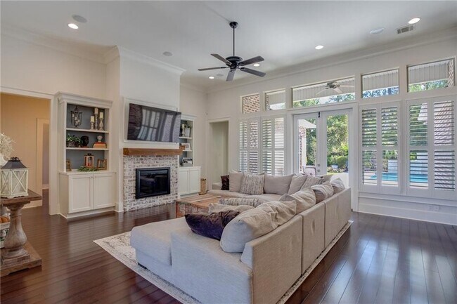 Building Photo - 306 Palermo Dr