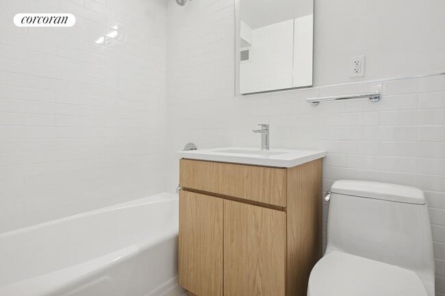 Building Photo - 501 E 87th St