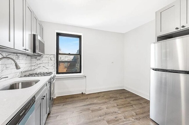 Building Photo - 21-39 78th St