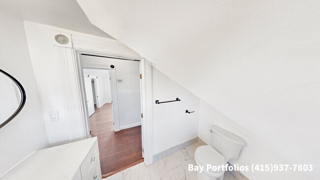 Building Photo - 1239 Haskell St