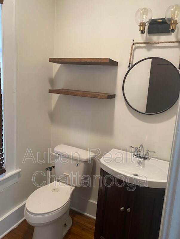 Building Photo - 3306 Montview Dr