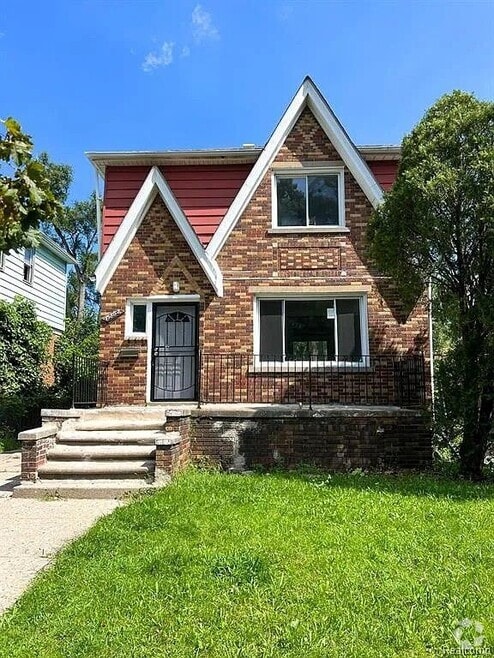 Building Photo - 15862 Stansbury Ave