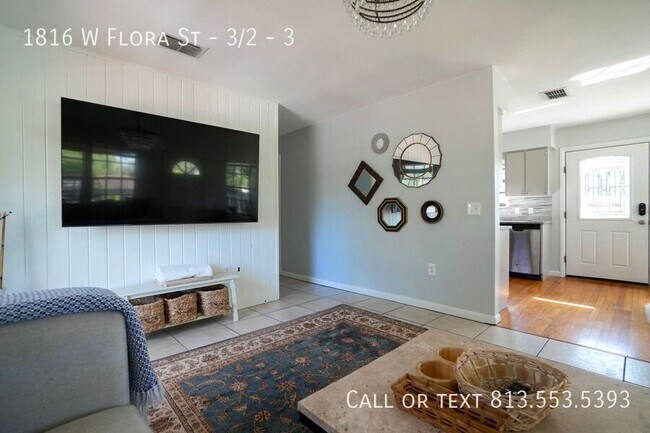 Building Photo - 1816 W Flora St