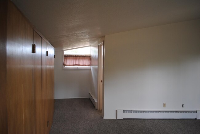 Building Photo - 1221 La Veta Way