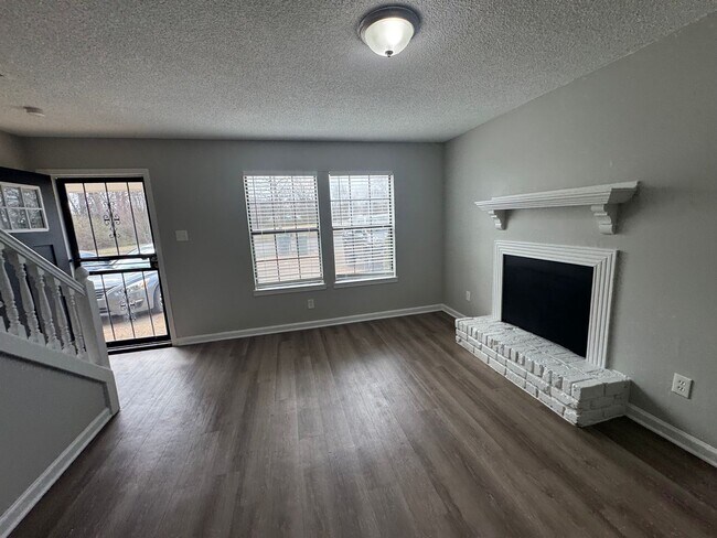 Building Photo - 3546 Christine Rd