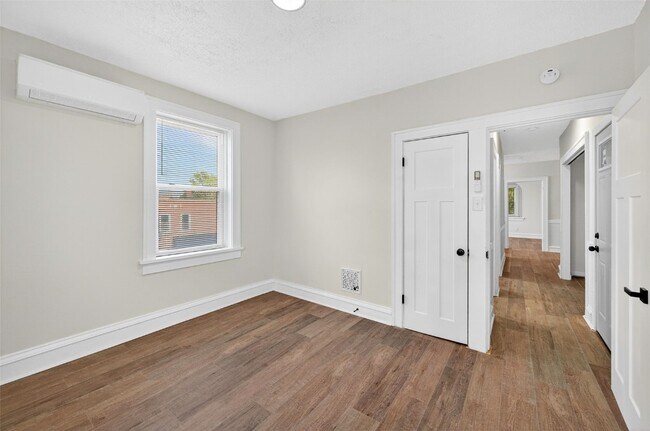 Building Photo - 5803 S Kings Highway Blvd