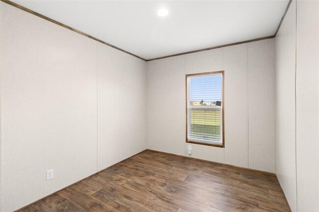 Building Photo - 43 Ironwood Rd