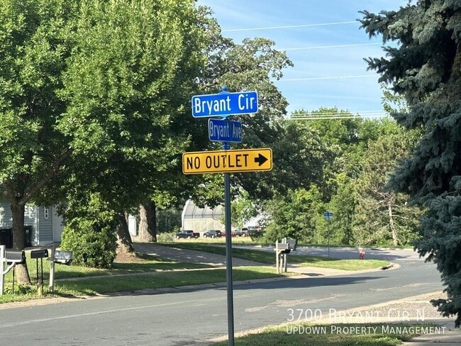 Building Photo - 3700 Bryant Cir