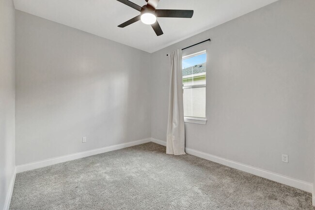 Building Photo - Spacious 4BR Home in Port St. Lucie – Modern Comfort Awaits