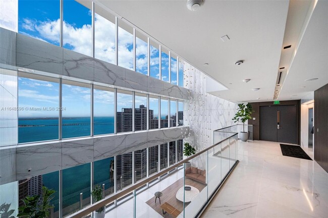 Building Photo - 300 Biscayne Boulevard Way