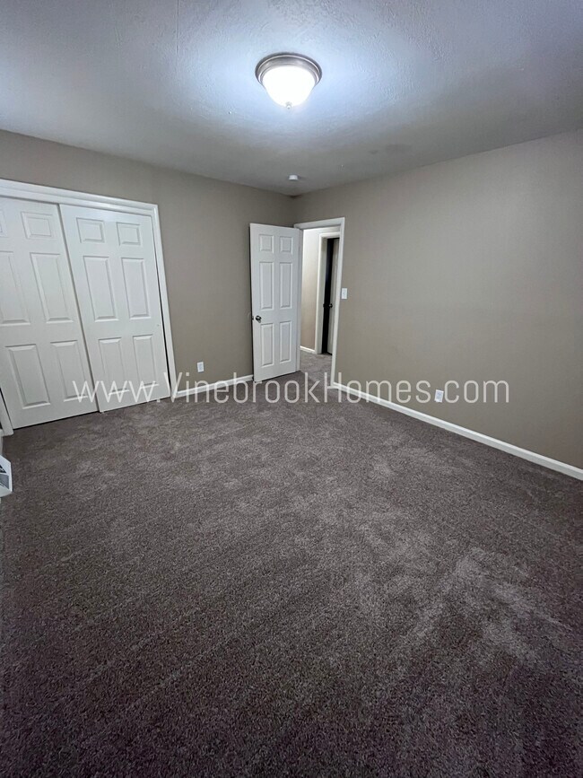 Building Photo - 8211 Ruskin Way