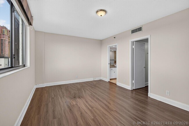 Building Photo - 2300 NE 33rd Ave