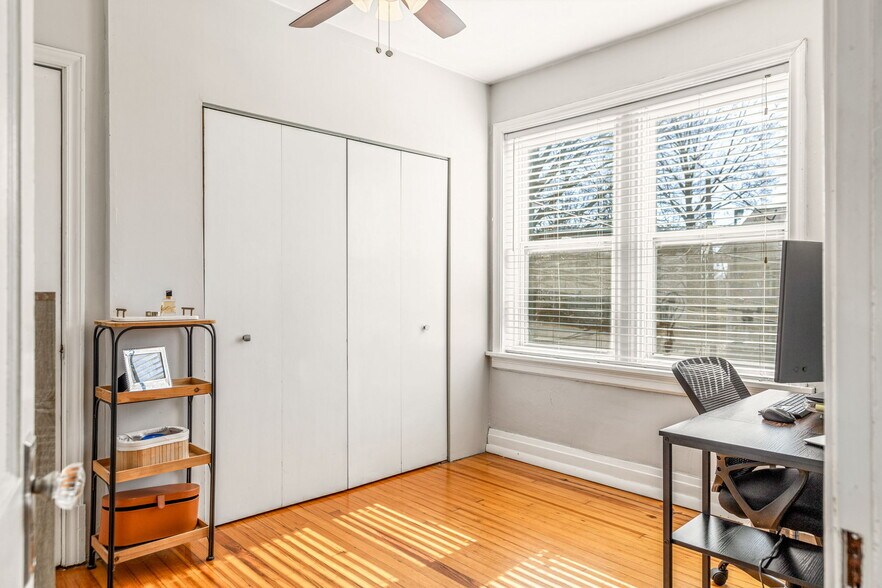 Building Photo - 1210 S Newstead Ave