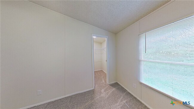 Building Photo - 100 Co Rd 194